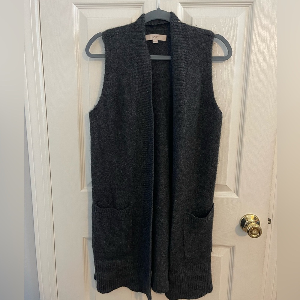 LOFT sweater vest with pockets